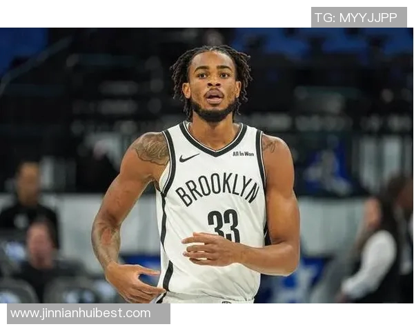 克拉克斯顿全能表现闪耀赛场17分9板7助4帽助球队取得胜利 克拉克斯顿全能表现闪耀赛场17分9板7助4帽助球队取得胜利