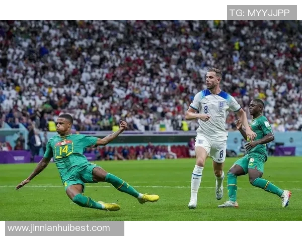 媒体人分析亨德森与小杨配合前景期待未来传球次数增加