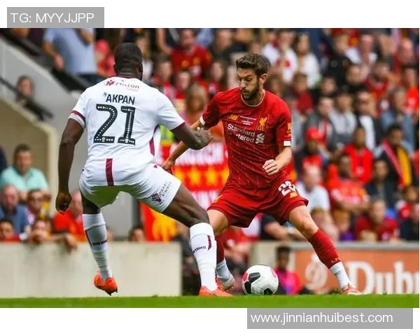 比尔西蒙斯看好黄蜂前景期待三球表现提升赢得球迷信任 比尔西蒙斯看好黄蜂前景期待三球表现提升赢得球迷信任