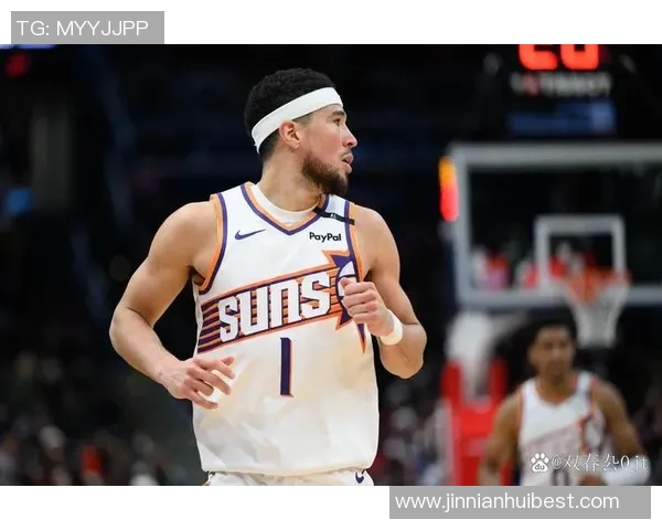 布克遭遇严密防守表现平平13投5中三分球命中率低迷仅得18分6失误