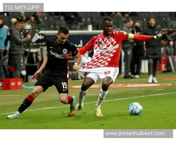 法兰克福关注波鸿19岁中场伦茨多家德甲球队争抢